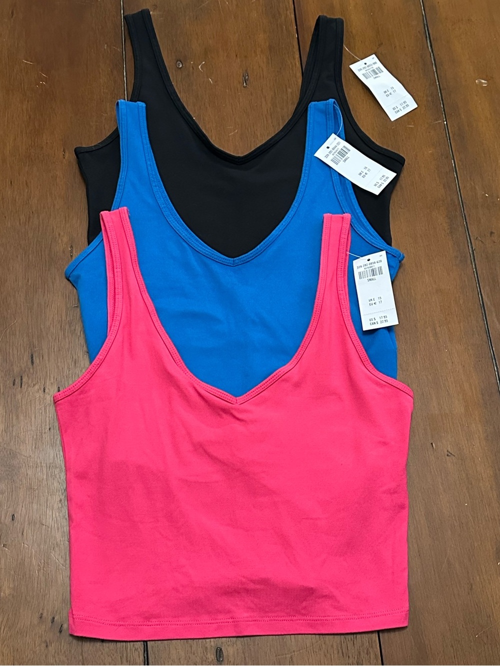 3 pack Hollister tanks